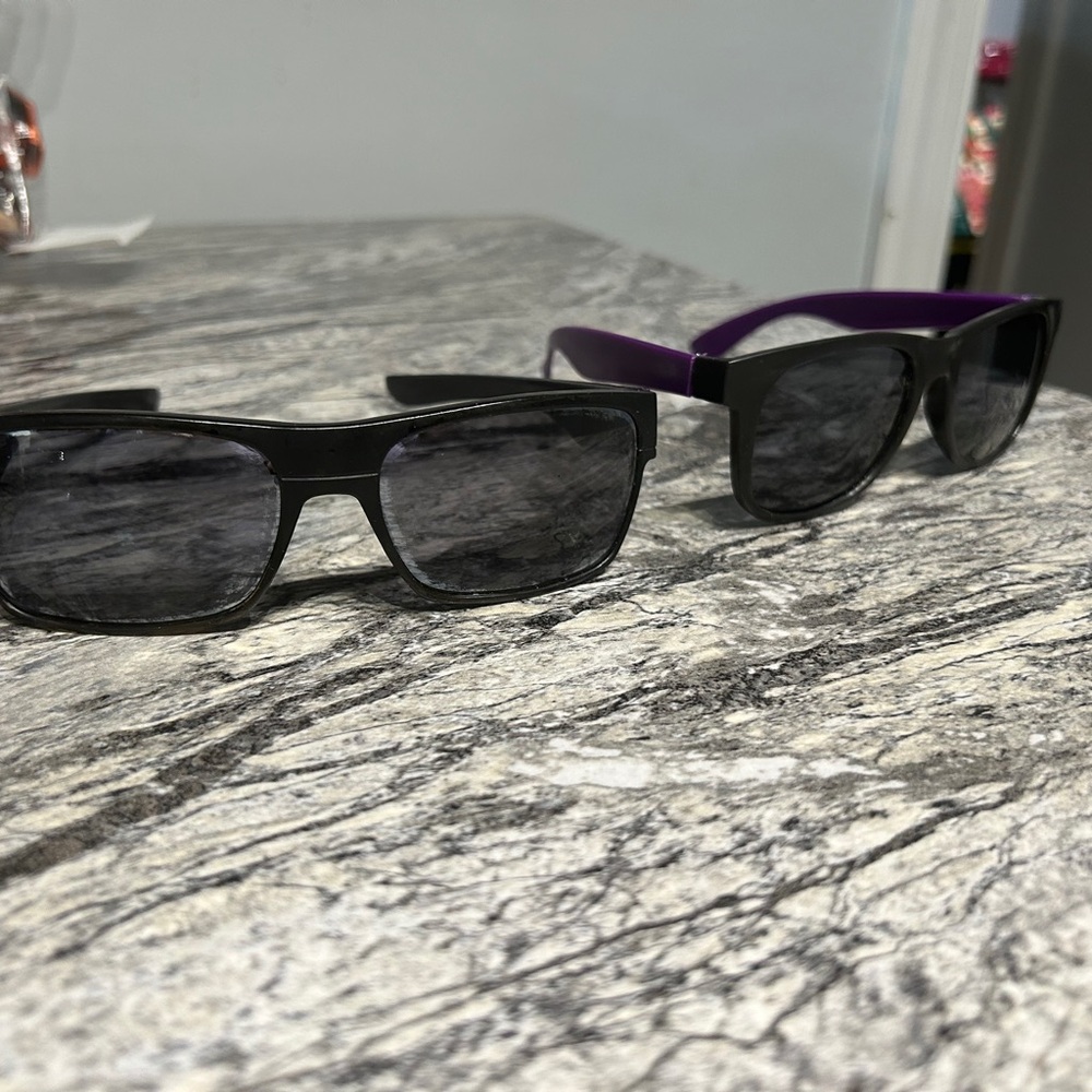 Modern Black And Purple Rectangular Sunglasses - image 2